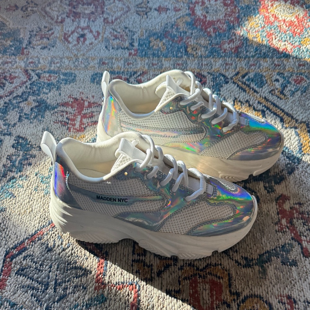 Kids Holographic Sneakers - Picture 4 of 6